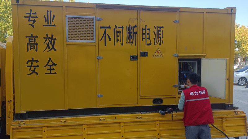 武宣柴油发电机组和UPS电源配合使用时，如何避免切换过程中的电力中断？